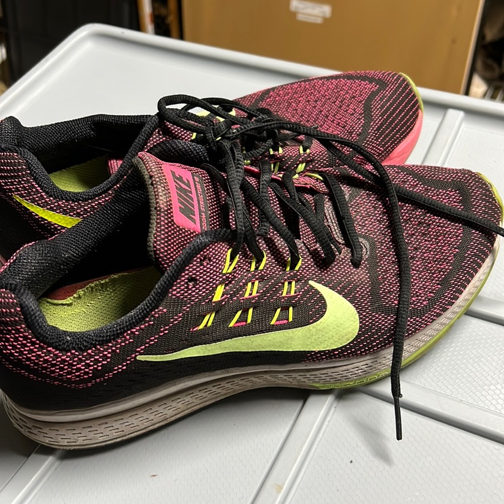 Nike Air Zoom Structure 18